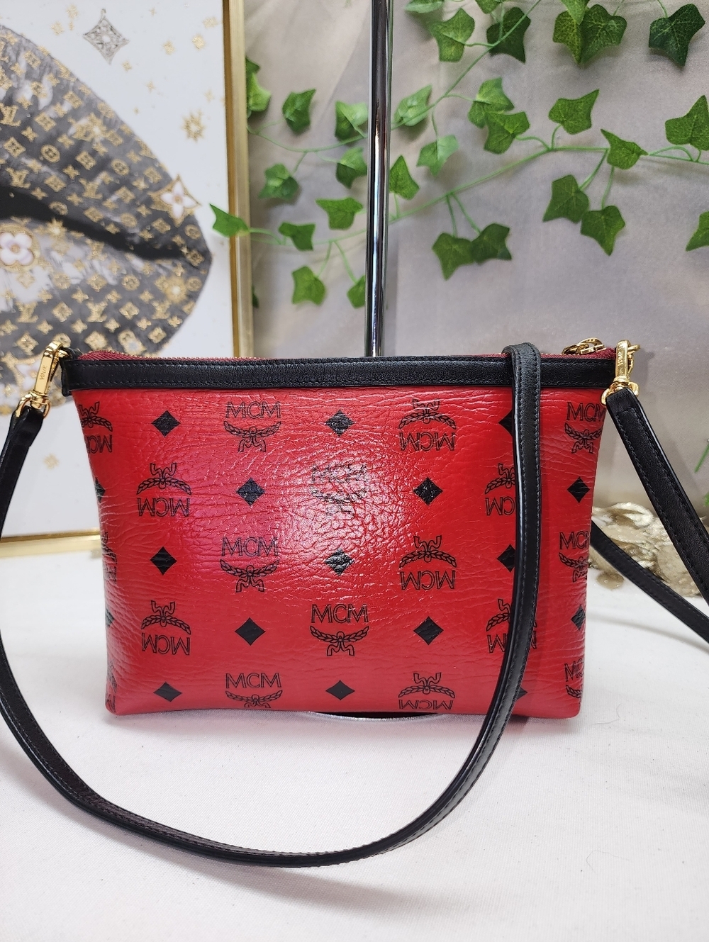Authentic MCM Visetos Liz Shopper Tote Pouch Ruby Red